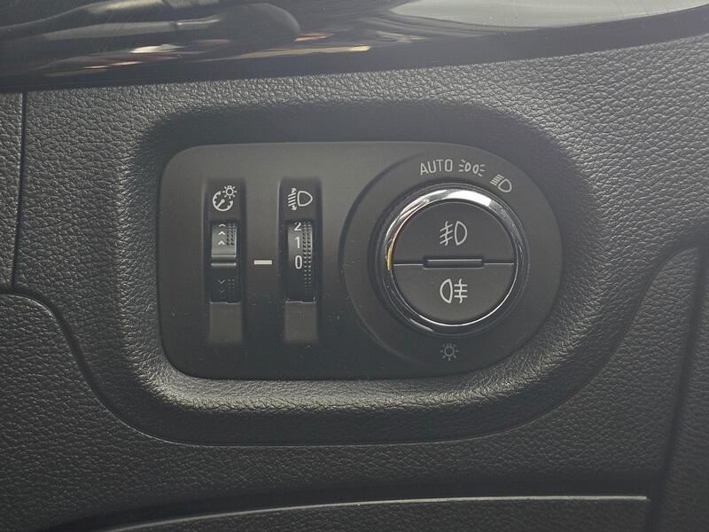 Used Vauxhall Astra 2017 for sale - 77612023: Photo 21