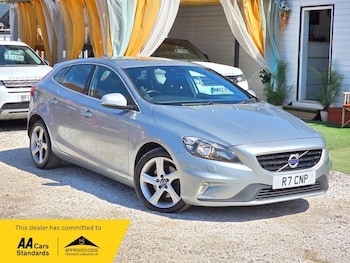 Used Volvo V40 2016 for sale - 79324910: Photo