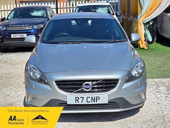 Used Volvo V40 2016 for sale - 79324910: Photo