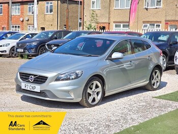 Used Volvo V40 2016 for sale - 79324910: Photo