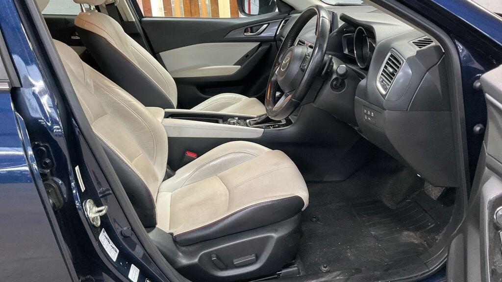 Used Mazda Mazda3 2017 for sale - 77898450: Photo 4