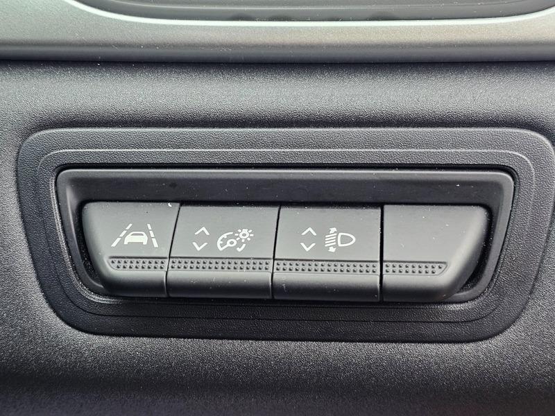 Used Renault Captur 2021 for sale - 76671603: Photo 30