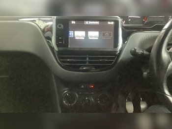 Used Peugeot 208 2015 for sale - 77351590: Photo