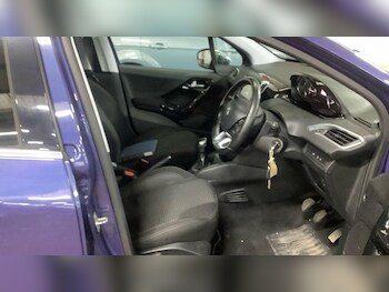 Used Peugeot 208 2015 for sale - 77351590: Photo