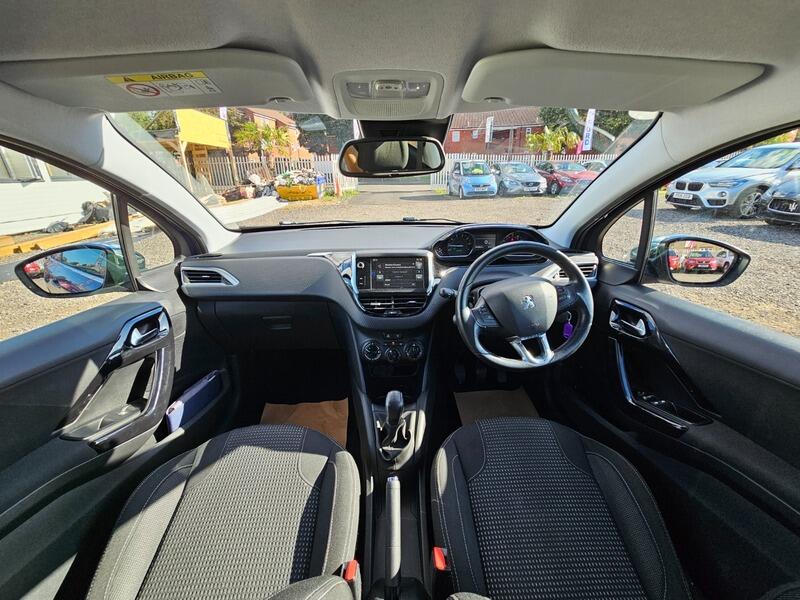 Used Peugeot 208 2015 for sale - 76689140: Photo 12