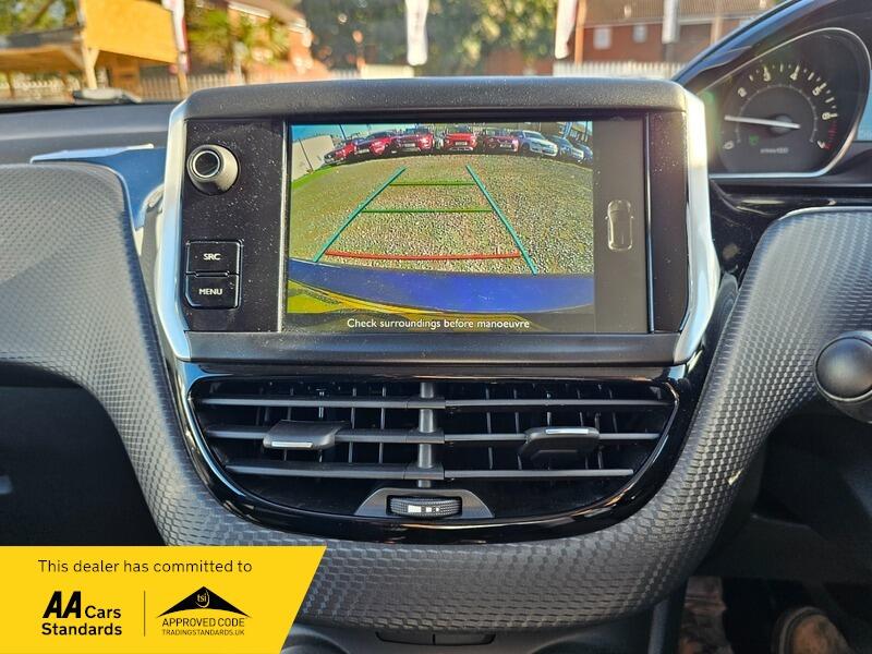 Used Peugeot 208 2015 for sale - 76689140: Photo 4