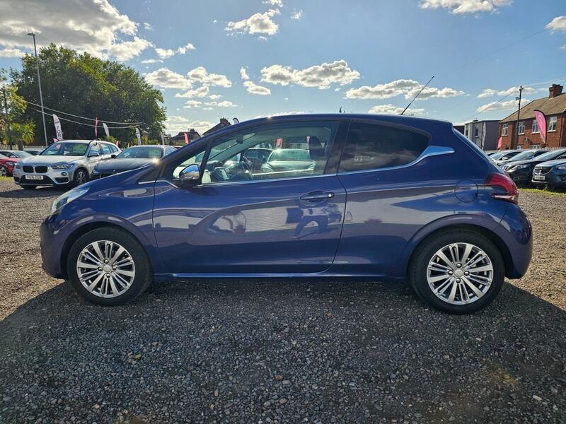 Used Peugeot 208 2015 for sale - 76689140: Photo 6
