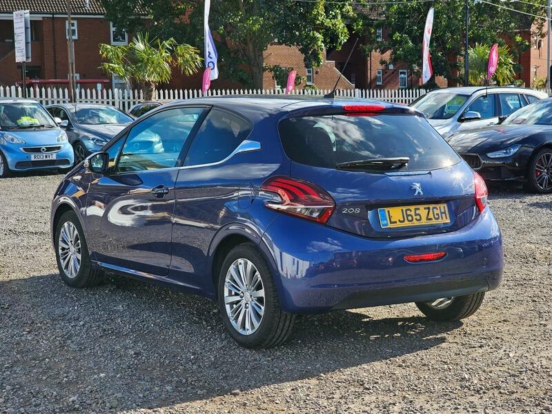 Used Peugeot 208 2015 for sale - 76689140: Photo 7