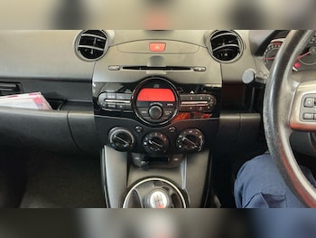 Used Mazda Mazda2 2012 for sale - 77808892: Photo