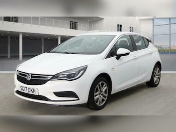 Used Vauxhall Astra 2017 for sale - 76247730: Photo 2