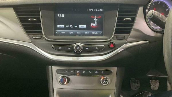 Used Vauxhall Astra 2017 for sale - 76247730: Photo 4