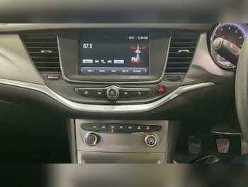 Used Vauxhall Astra 2017 for sale - 76247730: Photo 4