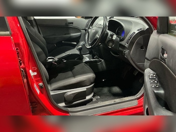 Used Hyundai i30 2010 for sale - 77306365: Photo