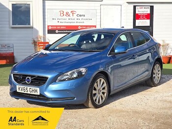 Used Volvo V40 2015 for sale - 79348348: Photo