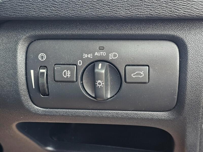 Used Volvo V40 2016 for sale - 76000641: Photo 23