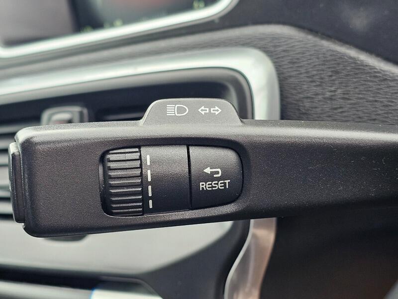 Used Volvo V40 2016 for sale - 76000641: Photo 27