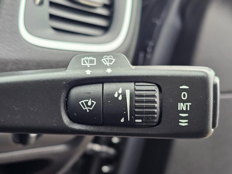 Used Volvo V40 2016 for sale - 76000641: Photo 28