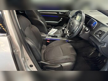 Used Renault Megane 2019 for sale - 78969280: Photo