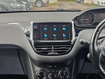 Used Peugeot 208 2018 for sale - 79212609: Photo
