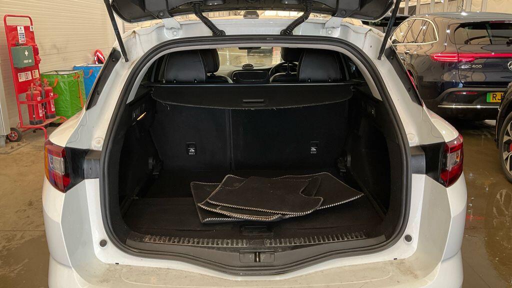 Used Renault Megane 2017 for sale - 77982295: Photo 11