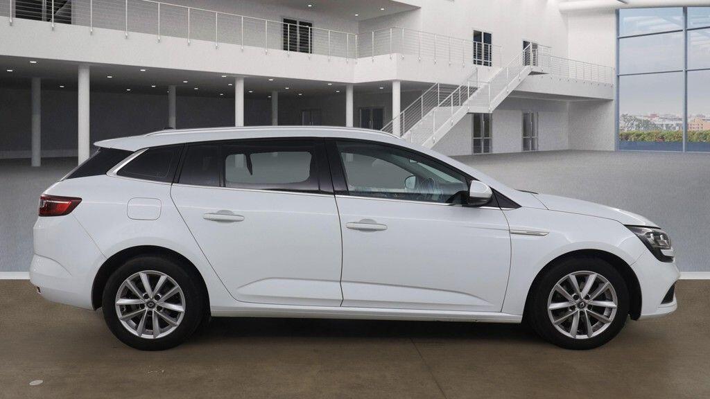 Used Renault Megane 2017 for sale - 77982295: Photo 9
