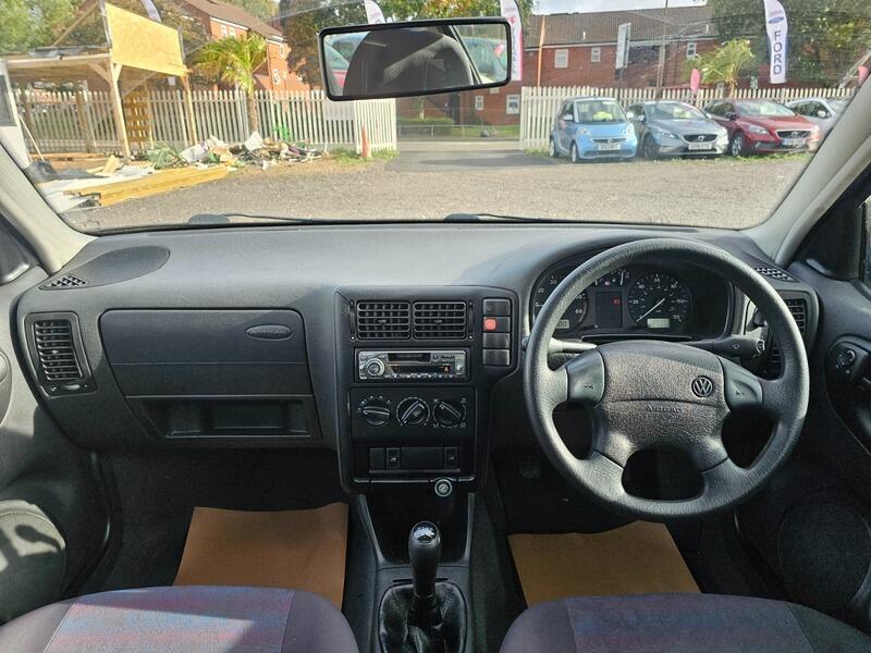 Volkswagen Polo (V) - 1.4 CL 3dr - Image 9