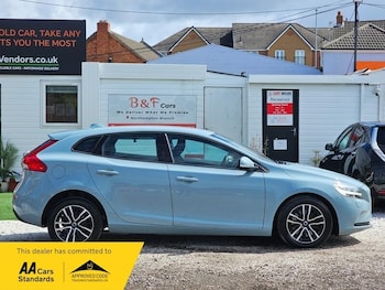 Used Volvo V40 2017 for sale - 78982212: Photo