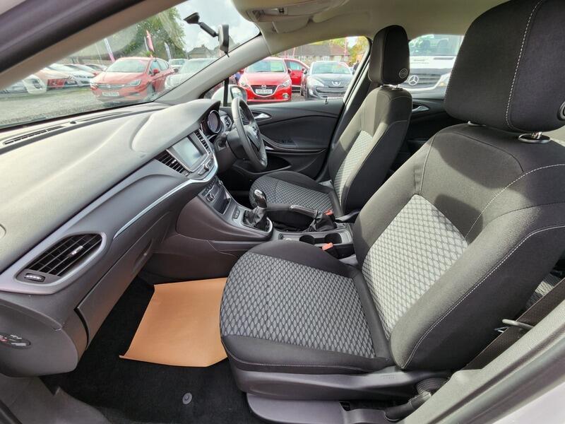 Used Vauxhall Astra 2017 for sale - 77040557: Photo 13