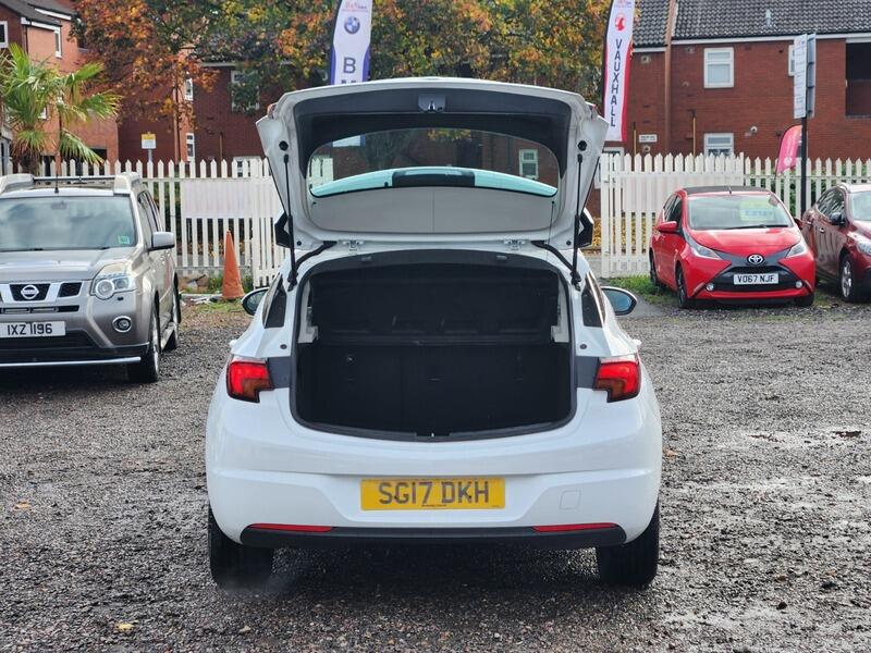 Used Vauxhall Astra 2017 for sale - 77040557: Photo 19