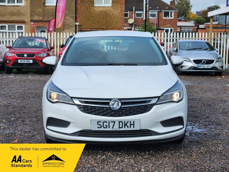 Used Vauxhall Astra 2017 for sale - 77040557: Photo 2