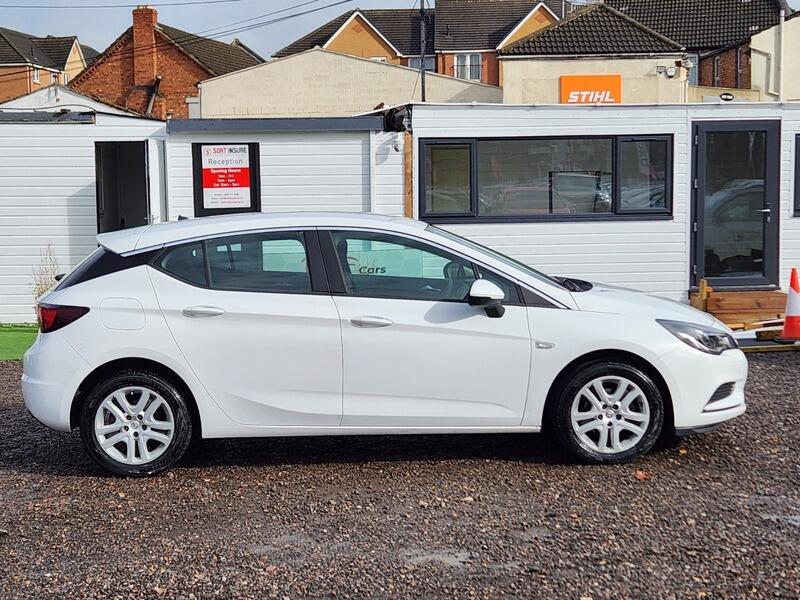 Used Vauxhall Astra 2017 for sale - 77040557: Photo 8