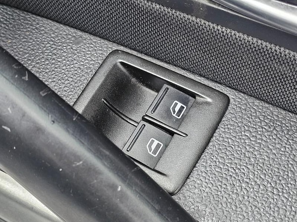 Used Volkswagen Scirocco 2010 for sale - 74823308: Photo 25