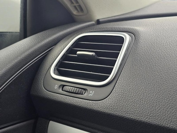 Used Volkswagen Scirocco 2010 for sale - 74823308: Photo 30