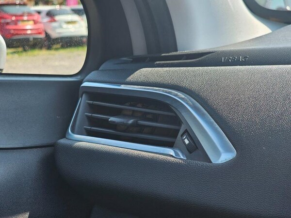 Used Peugeot 208 2015 for sale - 74978907: Photo 28