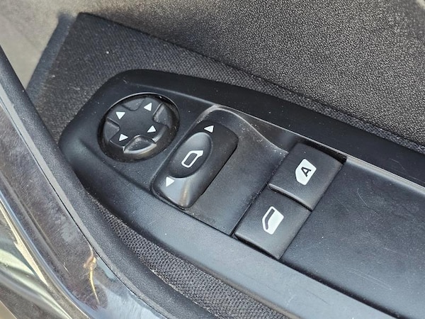 Used Peugeot 208 2015 for sale - 74978907: Photo 33