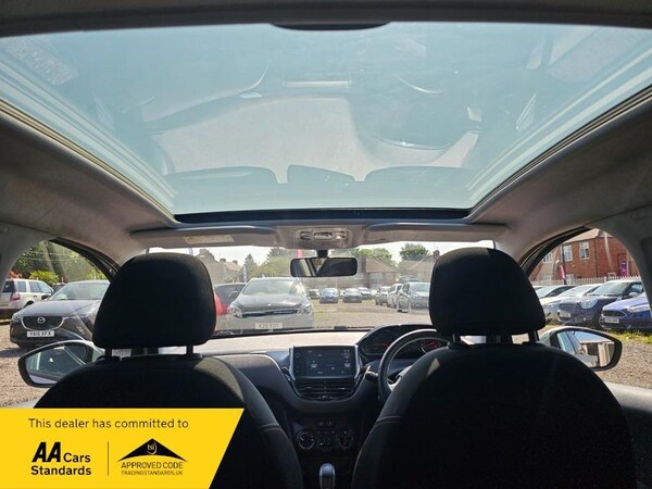 Used Peugeot 208 2015 for sale - 74978907: Photo 4