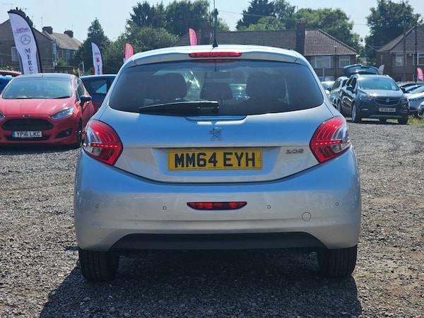 Used Peugeot 208 2015 for sale - 74978907: Photo 8