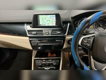 Used BMW 2 Series 2017 for sale - 77400559: Photo