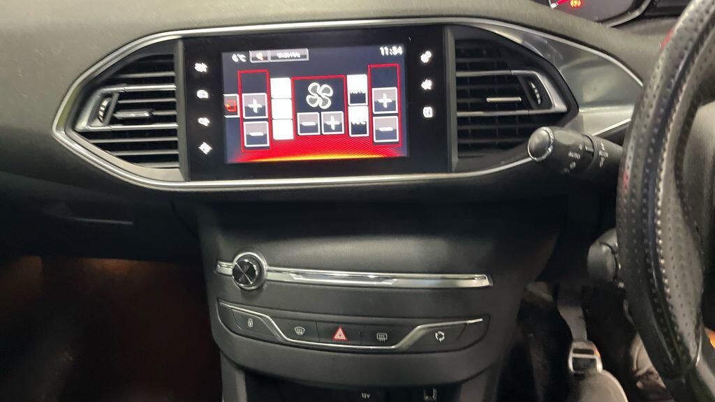 Used Peugeot 308 2015 for sale - 77709661: Photo 3