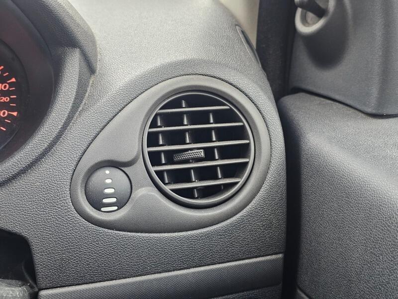 Used Renault Clio 2009 for sale - 77400699: Photo 12