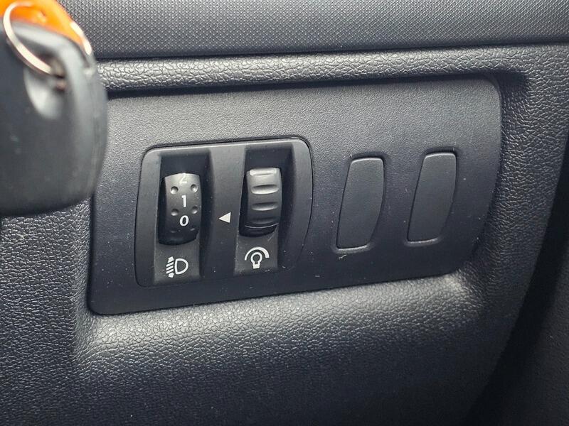 Used Renault Clio 2009 for sale - 77400699: Photo 14