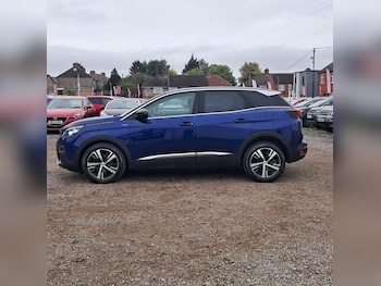 Used Peugeot 3008 2017 for sale - 76247632: Photo 4