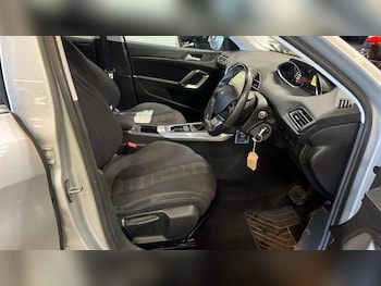 Used Peugeot 308 2016 for sale - 78999601: Photo