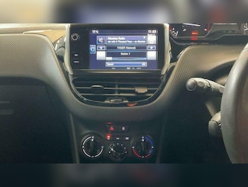 Used Peugeot 2008 2016 for sale - 76423825: Photo