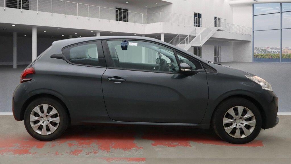 Used Peugeot 208 2015 for sale - 77839846: Photo 6