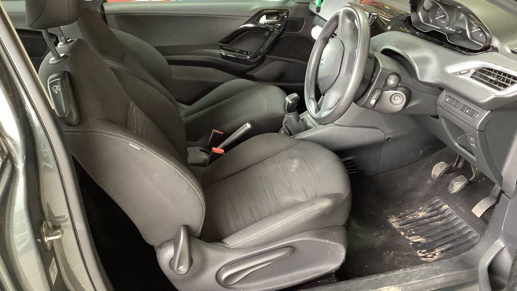 Used Peugeot 208 2015 for sale - 77839846: Photo 8