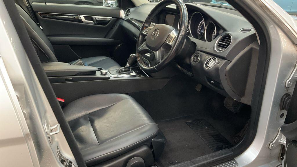 Used Mercedes-Benz C Class 2012 for sale - 77377473: Photo 4
