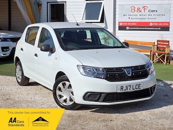 Used Dacia Sandero 2017 for sale - 79303636: Photo