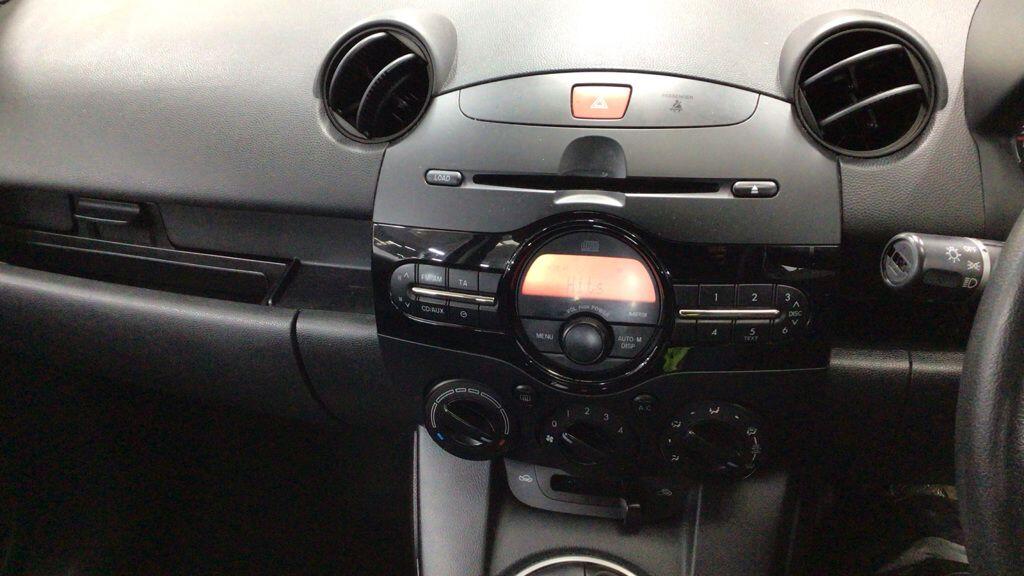 Used Mazda Mazda2 2011 for sale - 77267287: Photo 11