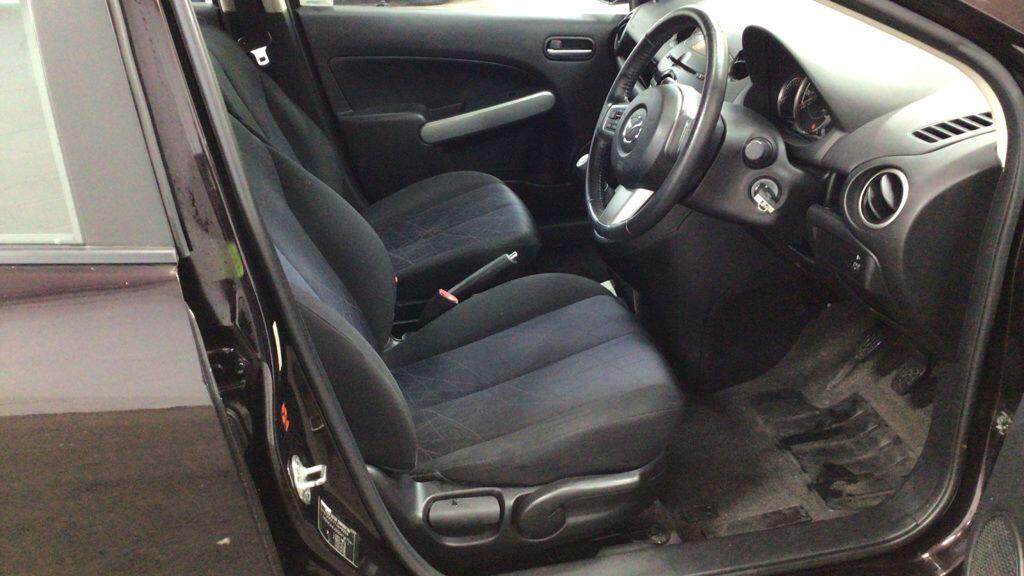 Used Mazda Mazda2 2011 for sale - 77267287: Photo 6